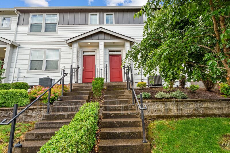 Cornelius House: 876 North 18th Avenue
