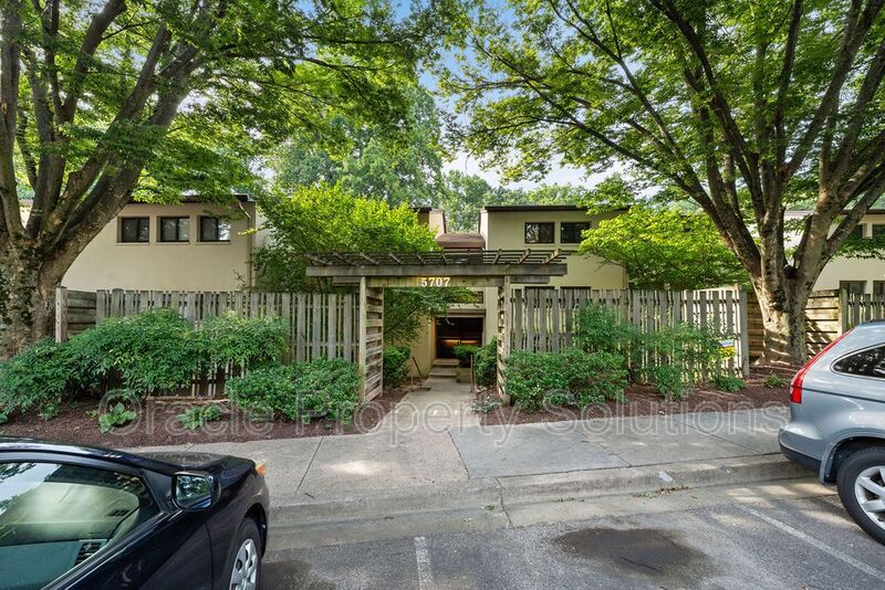 Columbia Condo: 5707 Harpers Farm Road