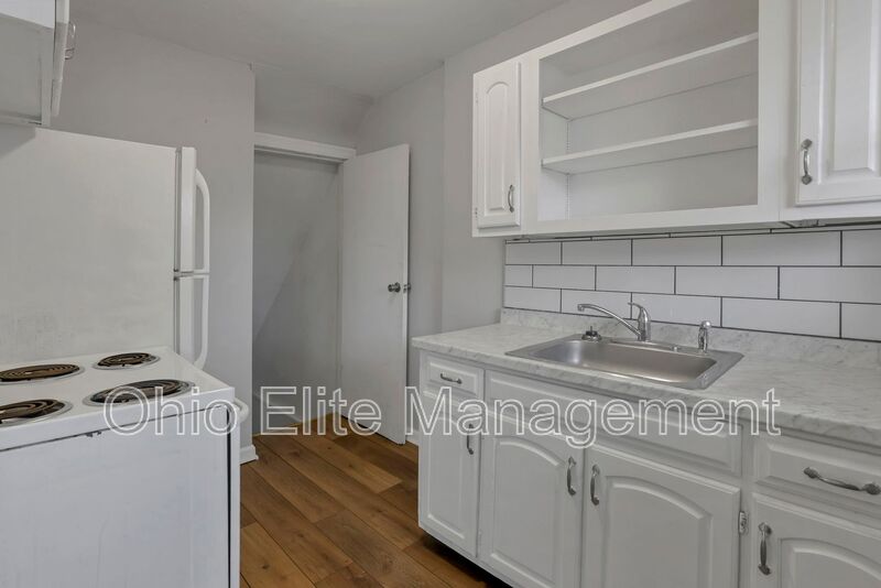 Columbus House: 2235 N Homestead Dr