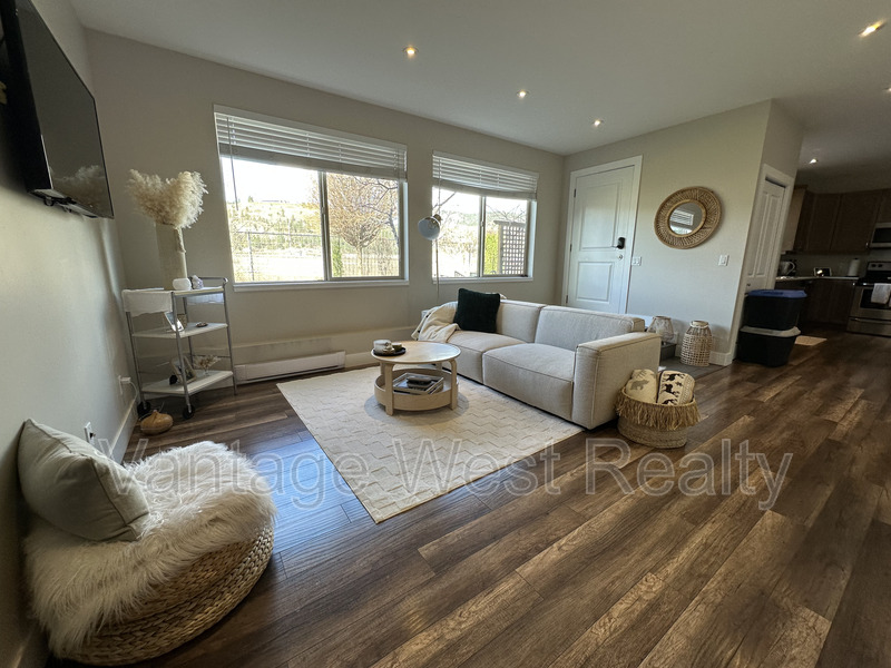 West Kelowna House: 1608-B Pritchard Drive