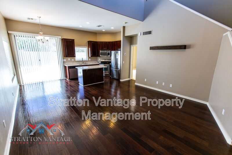 Mesa House: 544 N Alma School Rd