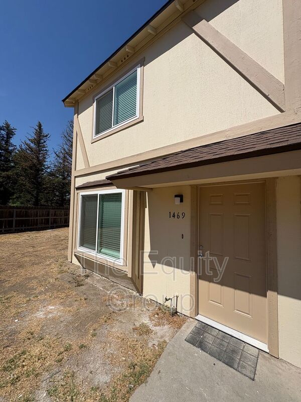 Tulare House: 1469 Ben Franklin Avenue