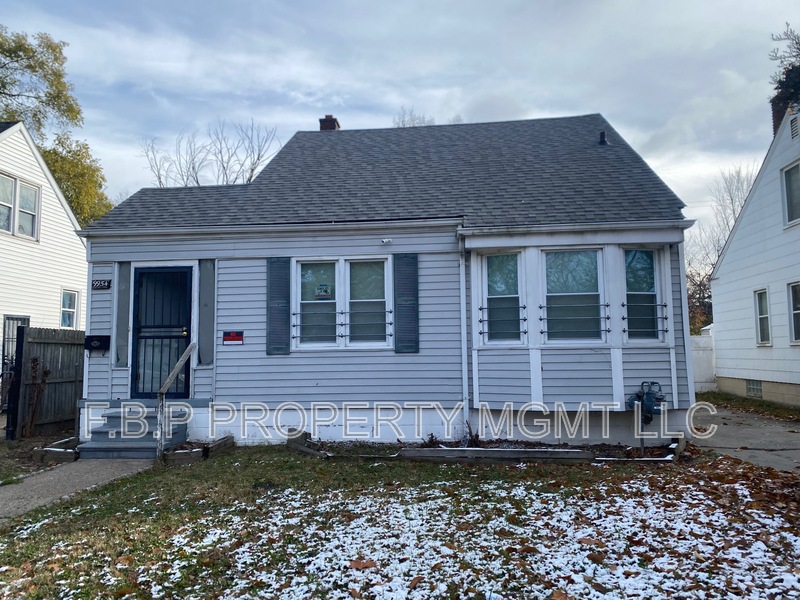 Detroit House: 9954 Evergreen Rd