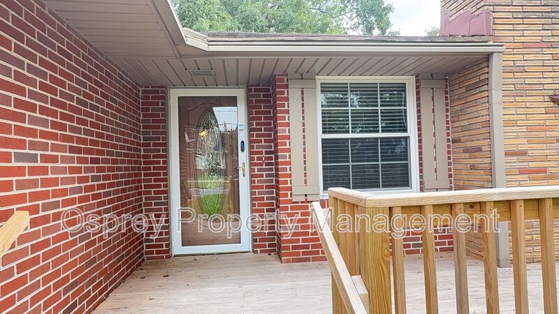 Spacious Brick Ranch Single Family Home!  - Photo 2