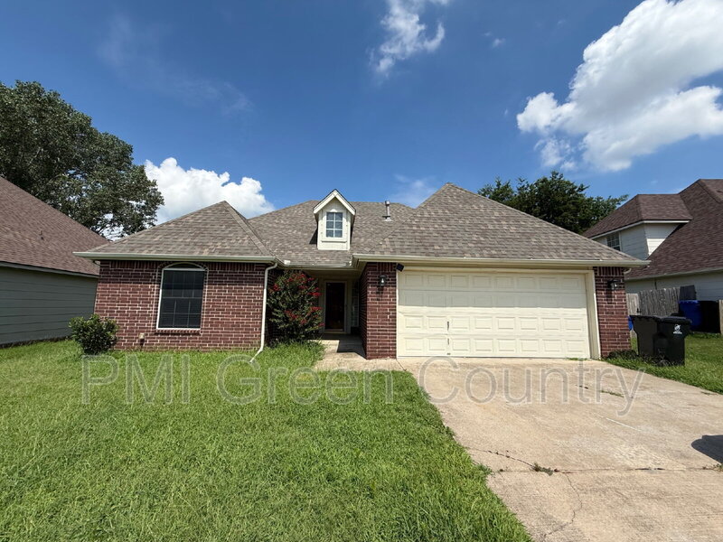 Broken Arrow House: 3101 N 1st St