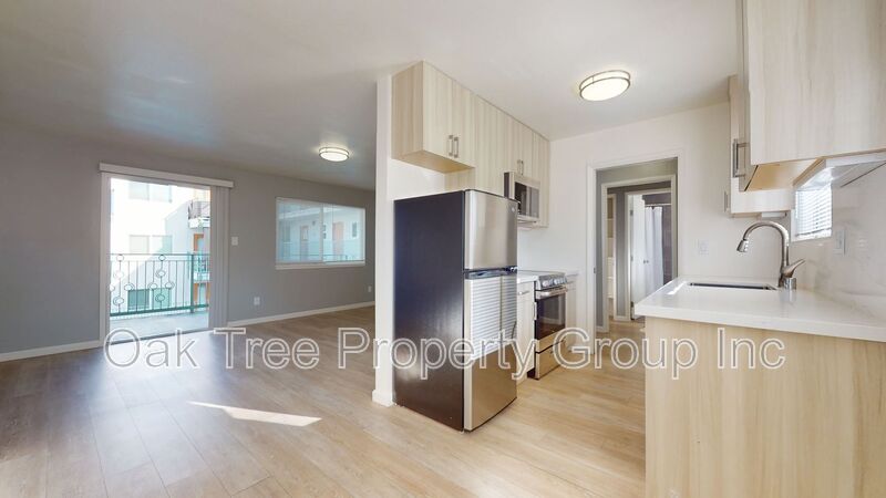 Oakland House: 265 Vernon St