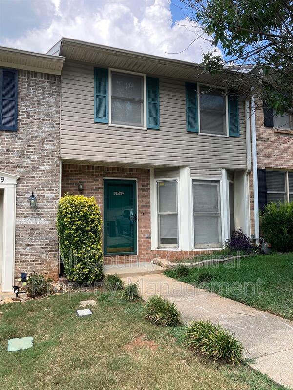 Birmingham House: 4717 Cheshire Circle