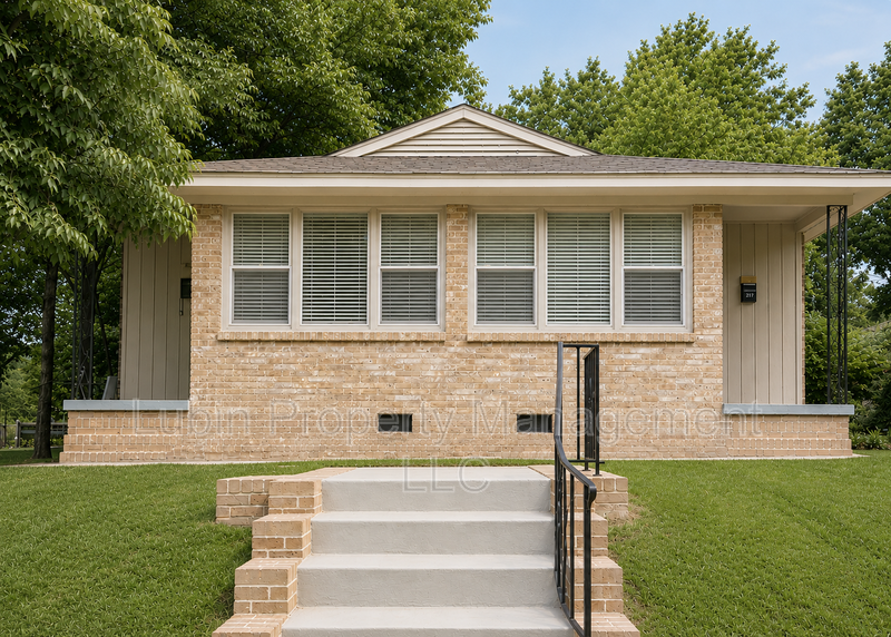 Memphis Condo: 2468 Yale Ave