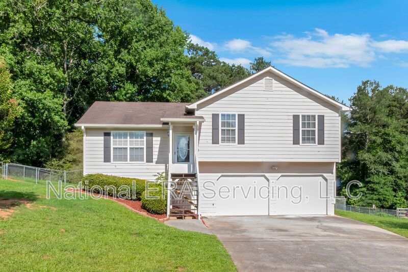Douglasville House: 207 Cobblestone Ct