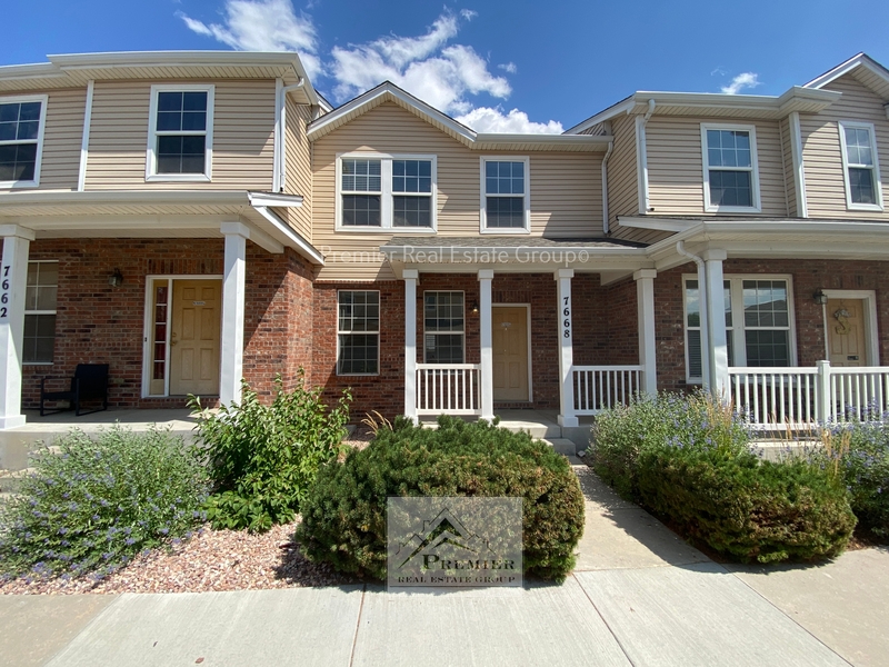 Fountain Condo: 7668 Sandy Springs