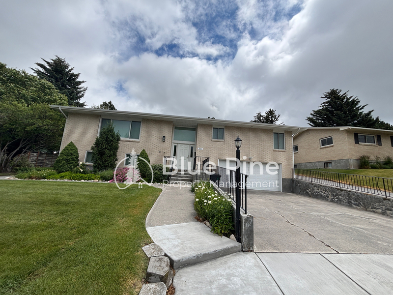 Rexburg House: 351 Yale Avenue