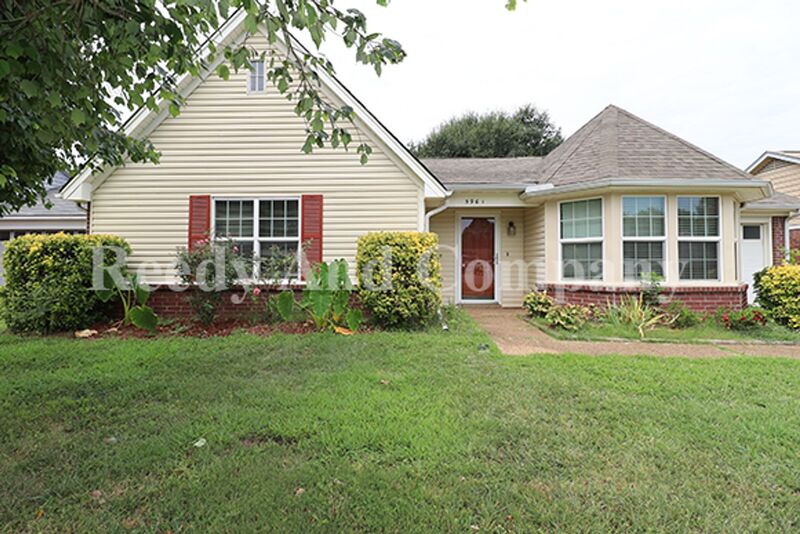 Horn Lake House: 5961 Kentwood Dr