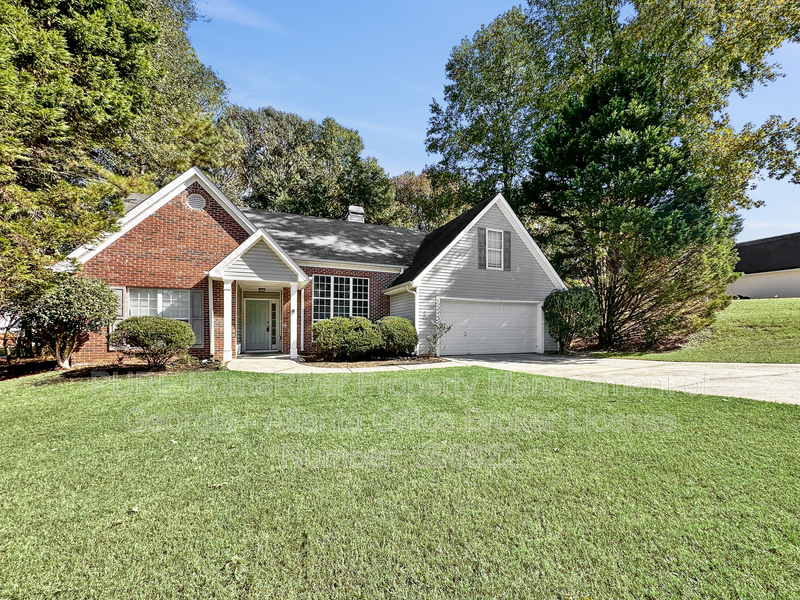 Fayetteville House: 130 Hibiscus Trl