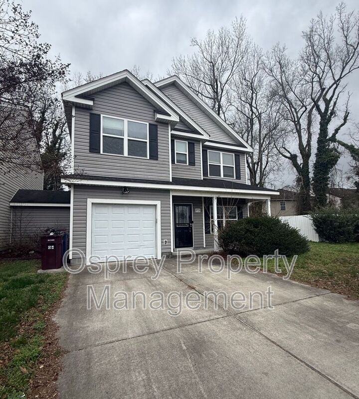 Spacious 4BR Home with Large Fenced Yard & Prime Location  - Photo 2