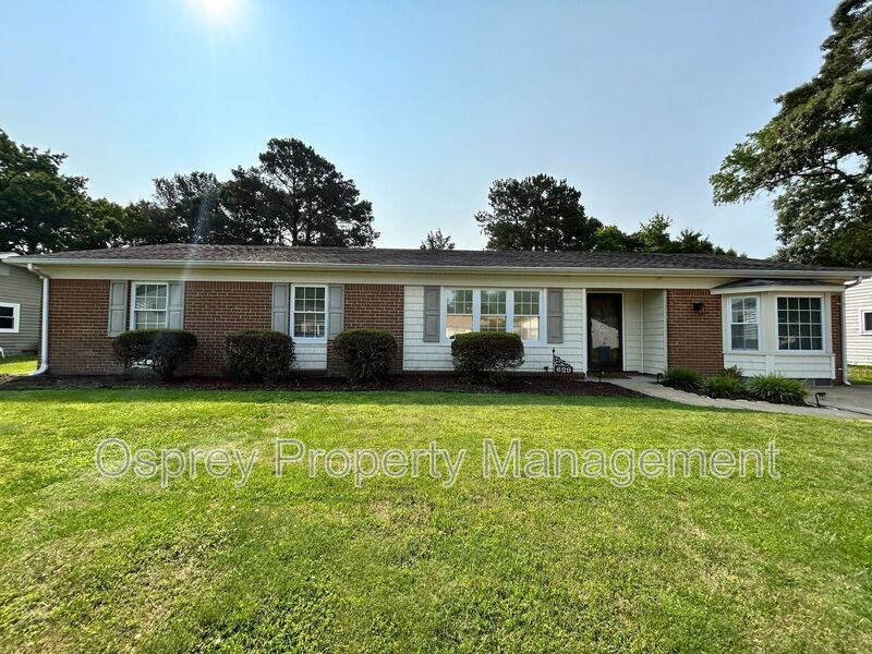Beautiful 4 Bedroom, 2 Bath Home in Prime Location!