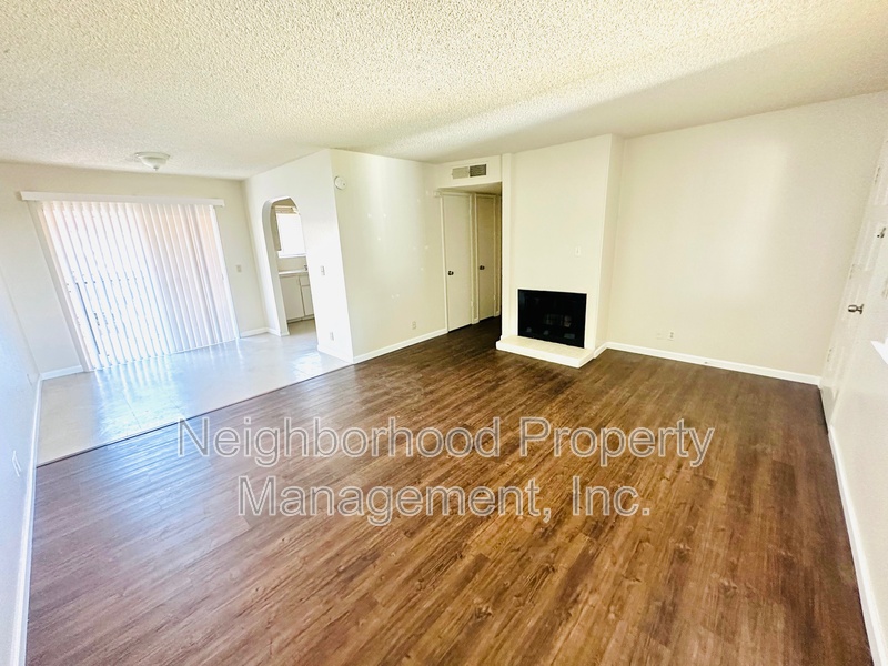 Fresno Condo: 2029 West Shields Avenue - 202