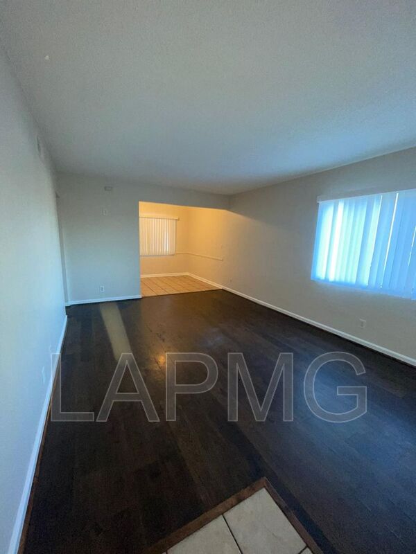 Lynwood House: 11185 Carson Drive