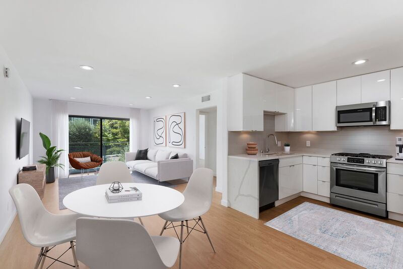 Los Angeles Condo: 1546 Bundy Drive