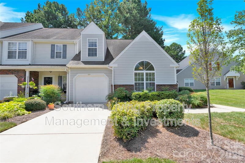 Charlotte Townhome: 8811 Roseton Ln