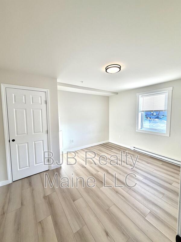 Portland Condo: 156 Woodford St.