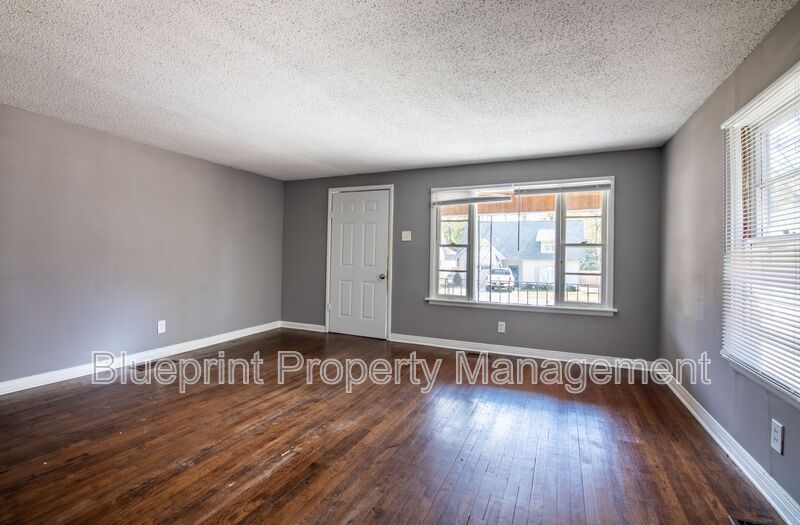 Irondale House: 2242 3rd Avenue S