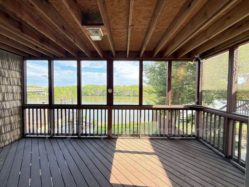 Luxury 3-Story Home Near Chic’s Beach with Water Views & Private Decks - Photo 17