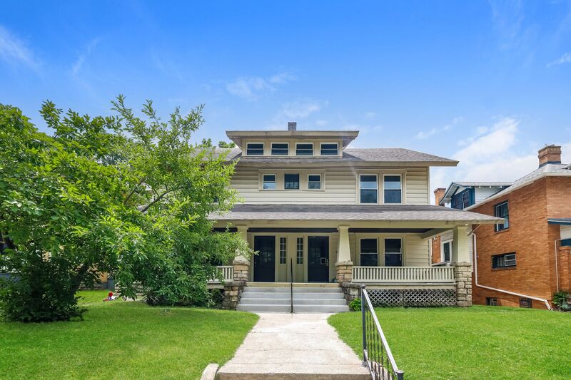 Springfield House: 457/459 E Madison Ave