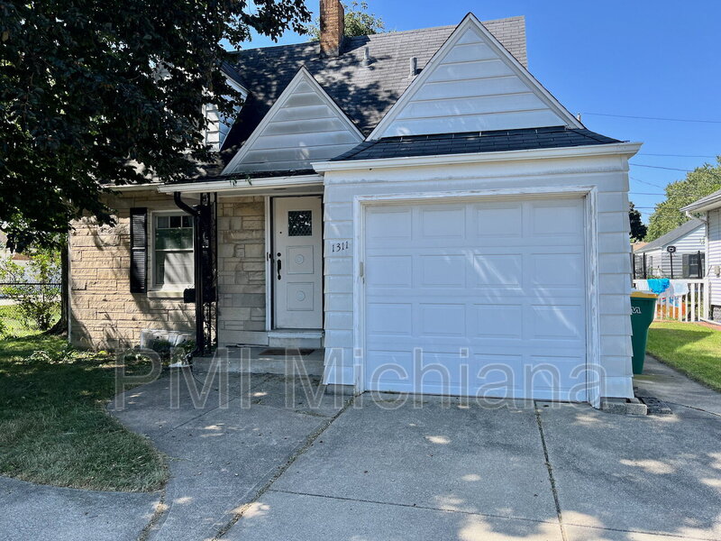 Mishawaka House: 1311 South Main Street