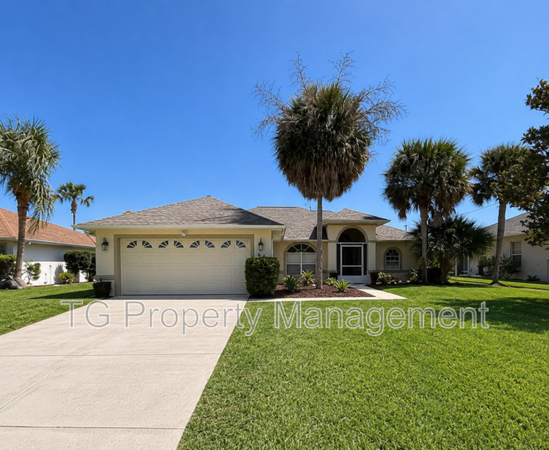 Palm Coast House: 20 Clarendon Ct N