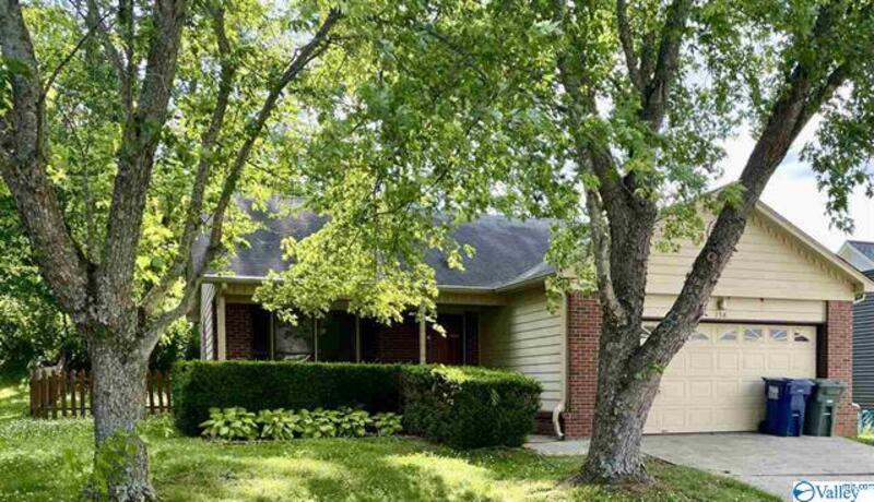 Huntsville House: 158 Hollington Drive NE