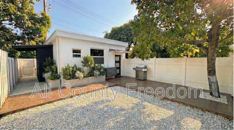 Miami House: 220 NW 126th St