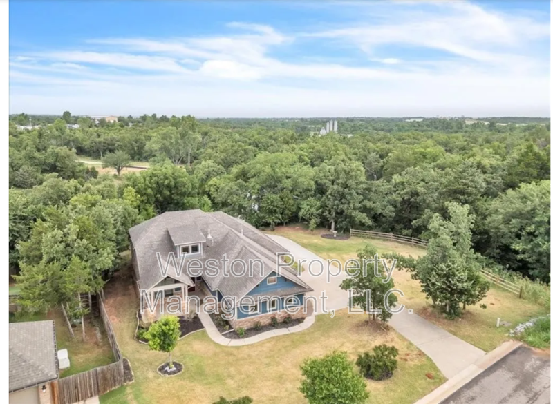 Guthrie House: 8651 Overlook Drive