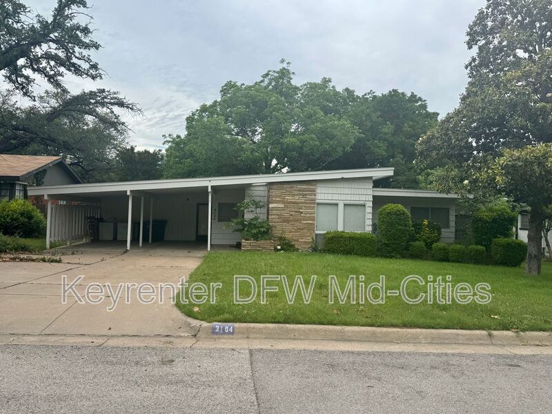 Fort Worth House: 3104 Medina Avenue