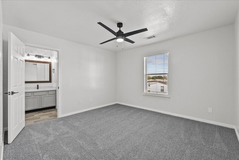 Dickinson Townhome: 2119 Saint Lucia Calle