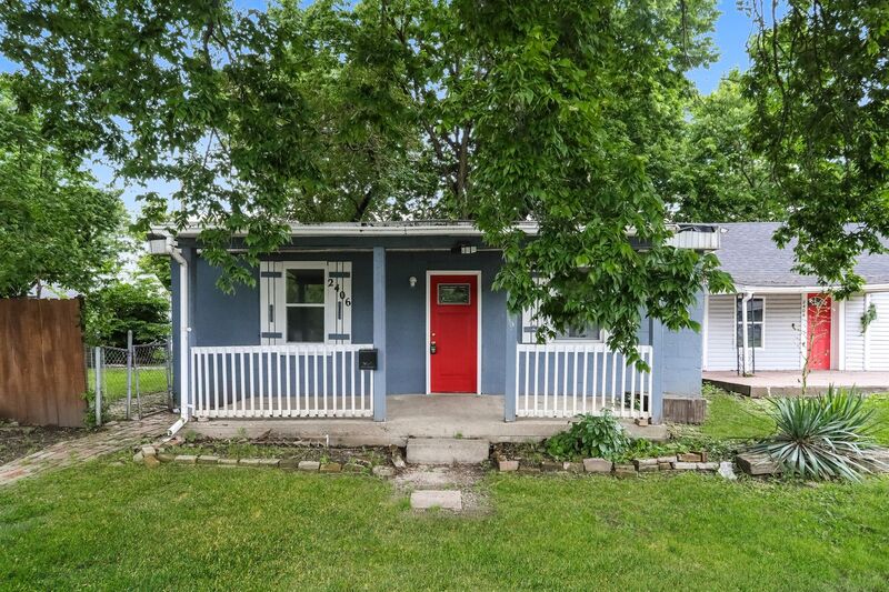 Middletown House: 2404-2406 Vermont St.