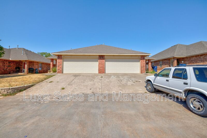 Yukon House: 3517 Galatian Way