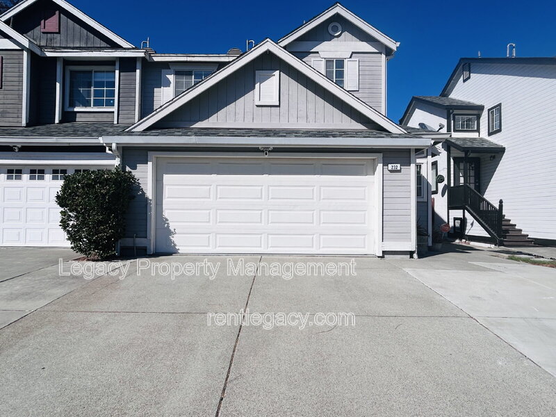 Suisun City House: 232 Redstone Cir