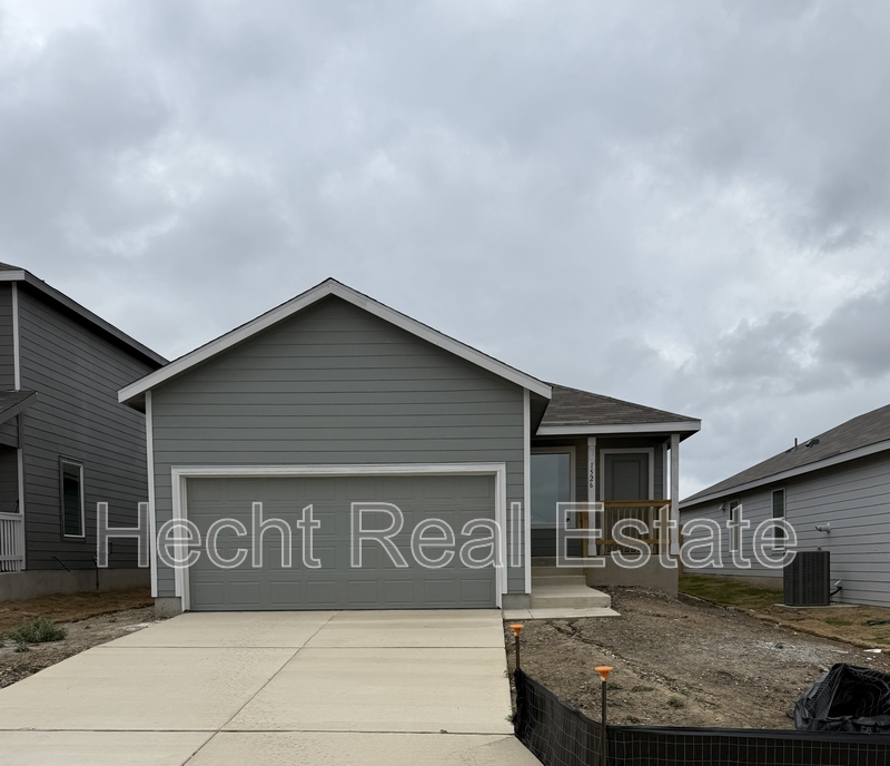 New Braunfels House: 1526 Tiptop Meadow