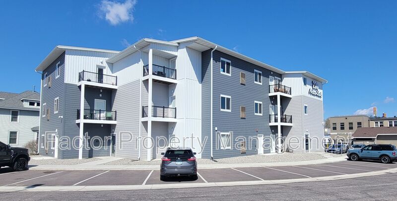 North Mankato Condo: 230 Nicollet