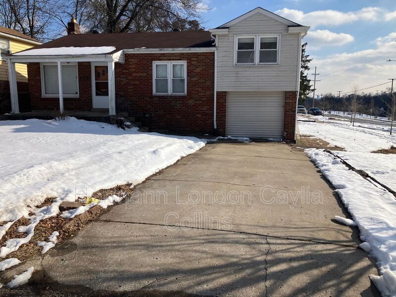 Saint Louis House: 4100 Begg Boulevard