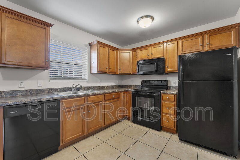 Cape Girardeau Condo: 3 Village Drive - 105