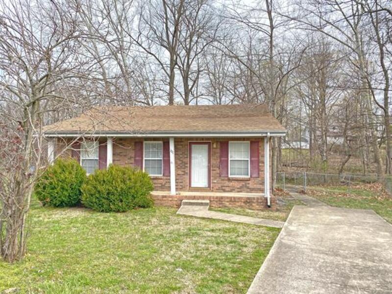 Clarksville House: 101 Monarch Lane