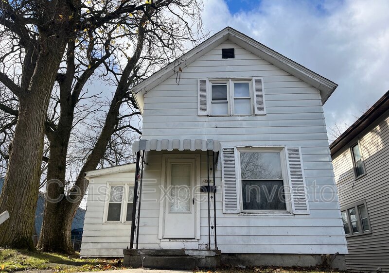 Fort Wayne House: 1715 Saint Marys Avenue