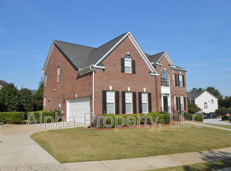 Greer House: 1205 Carriage Park Cir