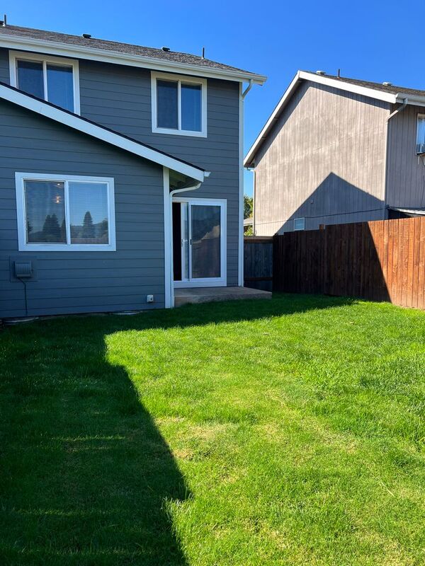 Photo 34 of rental home at 782 North Cloverleaf Loop