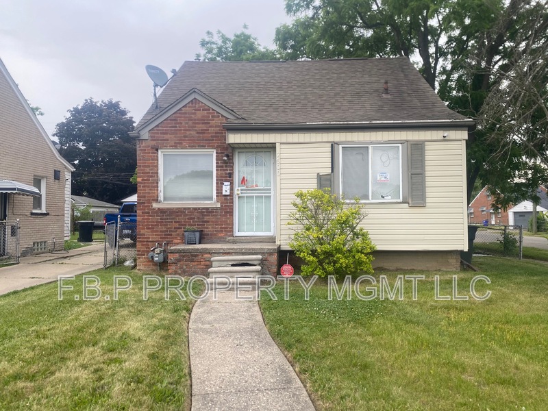 Detroit House: 7600 Pierson St