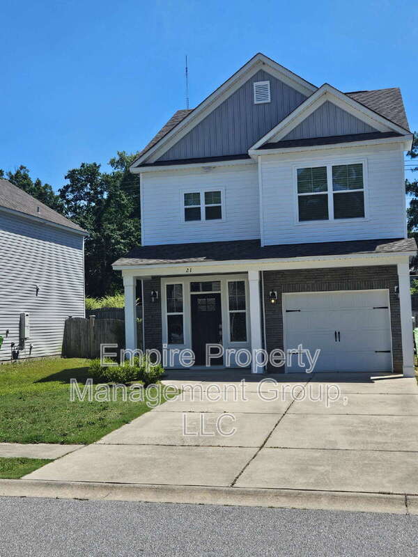 Columbia House: 21 Apple Tree Ct