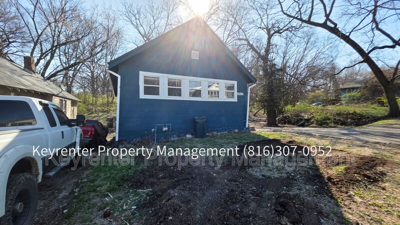 Kansas City House: 2923 Jackson Ave