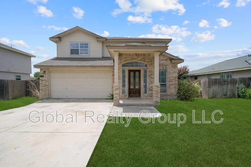 New Braunfels House: 537 Starling Crk