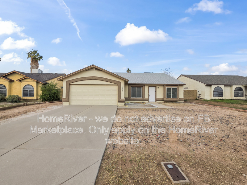 Peoria House: 9230 W Hollywood Ave
